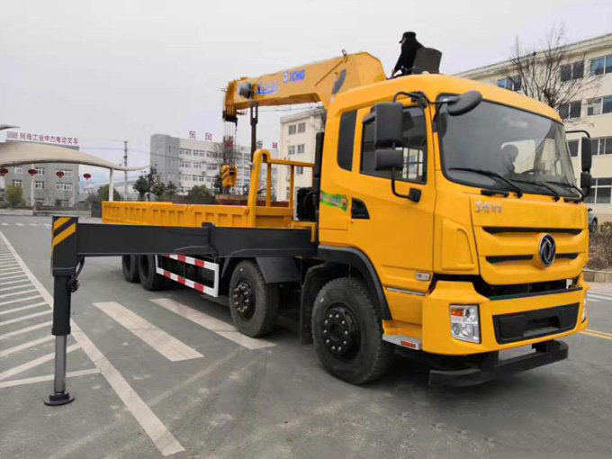 徐工吊機(jī)16噸東風(fēng)特商前四后八隨車吊圖片展示4