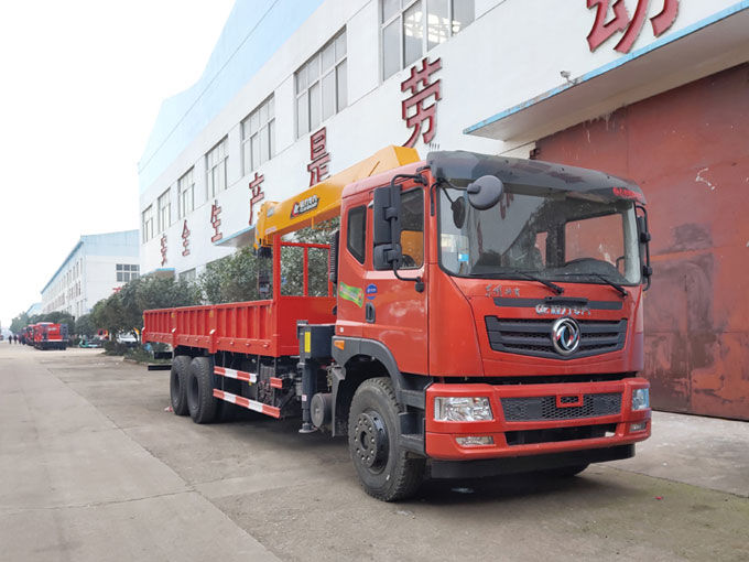 程力吊機12噸東風特商T702隨車吊