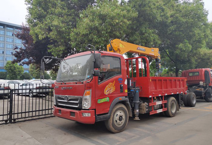 程力吊機5噸重汽豪曼隨車吊圖片展示3
