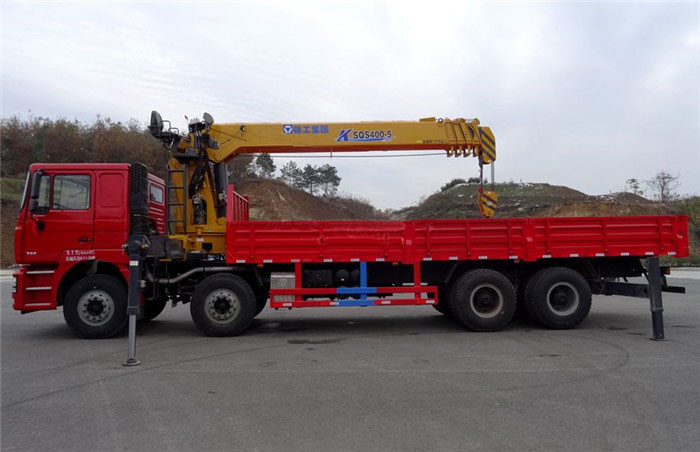 陜汽德龍前四后八8×4徐工16噸隨車吊圖片圖片展示3