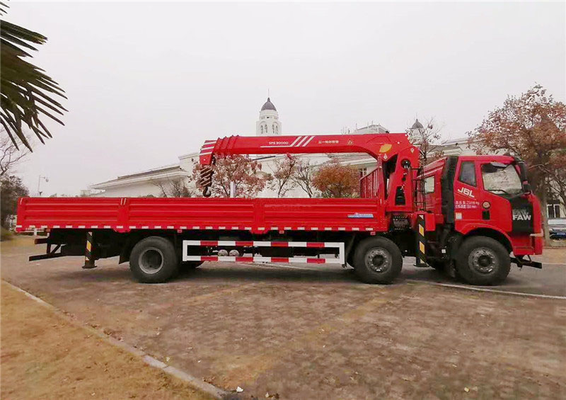解放12噸價(jià)格隨車吊多少錢一臺(tái)？