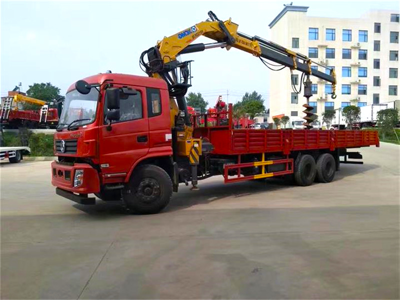 東風(fēng)后八輪徐工12噸折臂隨車吊