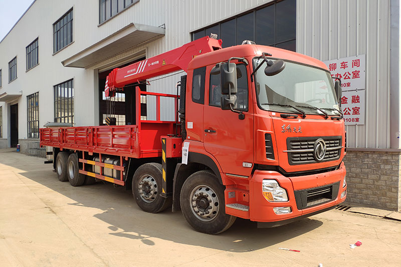 隨車吊價格解析：東風(fēng)天龍14噸隨車吊多少錢