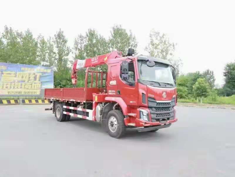 東風(fēng)柳汽長(zhǎng)興8噸隨車吊