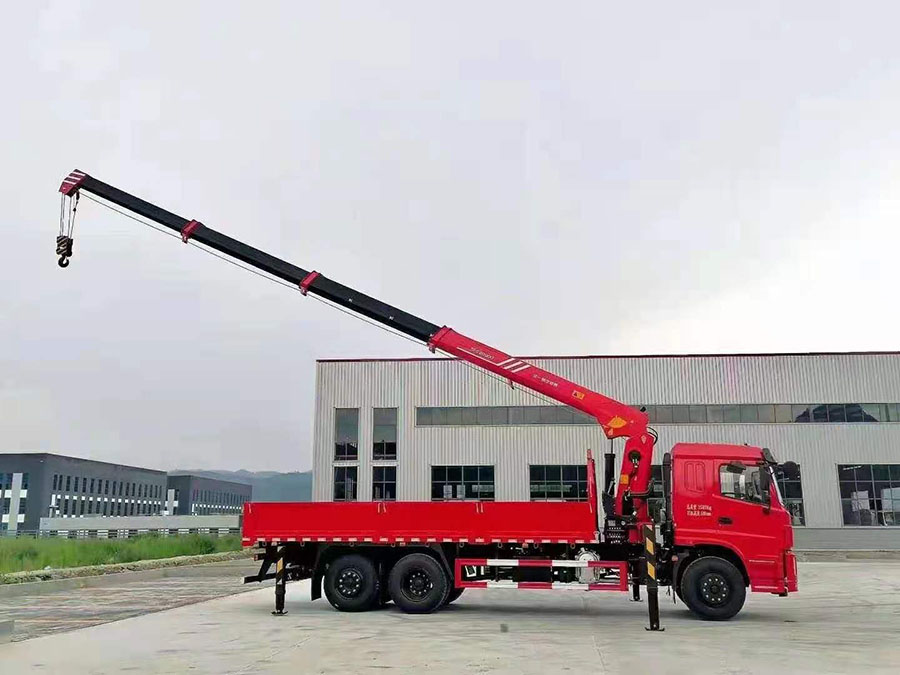 三環(huán)昊龍上裝三一8噸隨車吊