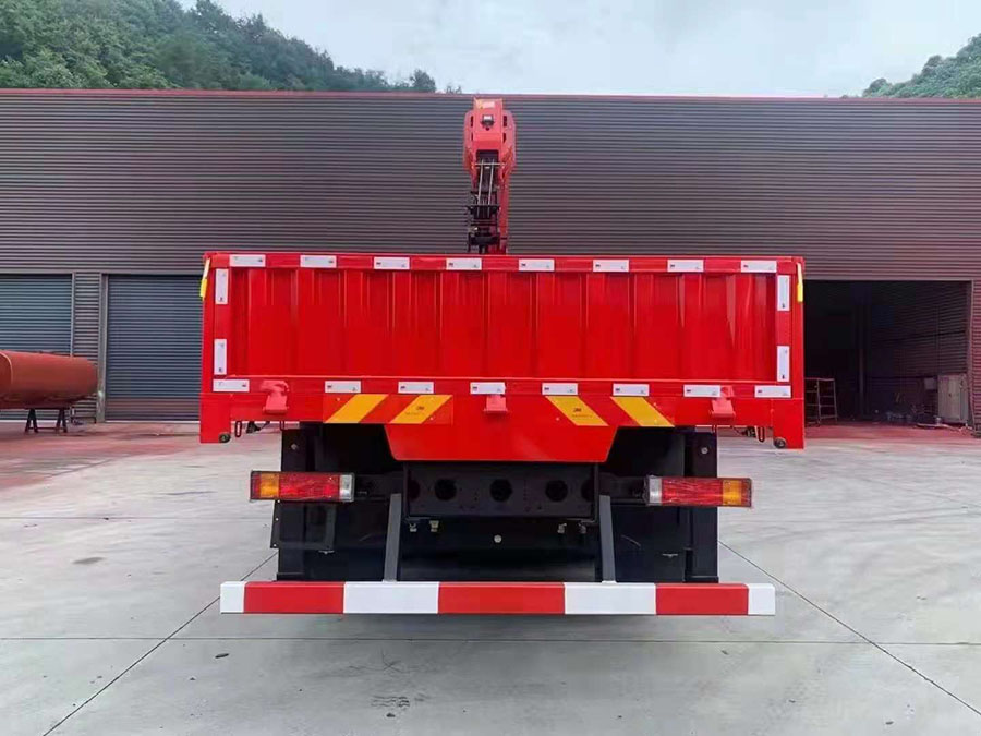 三環(huán)昊龍上裝三一8噸隨車吊