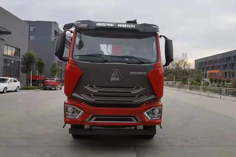 重汽豪沃長(zhǎng)興14噸隨車(chē)吊