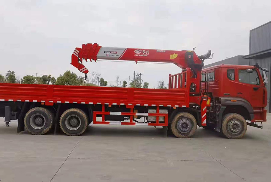 重汽豪沃長(zhǎng)興14噸隨車(chē)吊