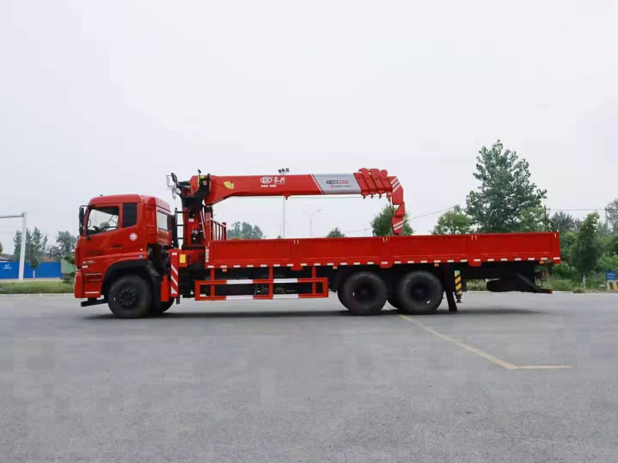 東風天龍長興12噸隨車吊 龍擎動力圖片展示3